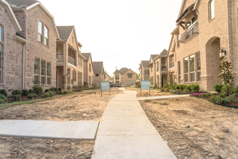 Lennox Lending successfully closed an 8-property portfolio of single-family residences in the Dallas sub-market for foreign national investors.